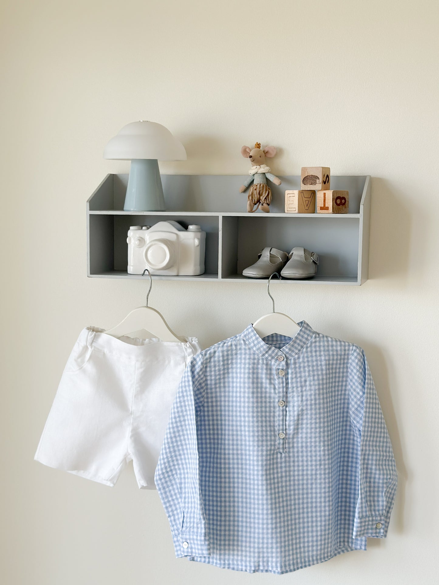 Noah shorts in white linen