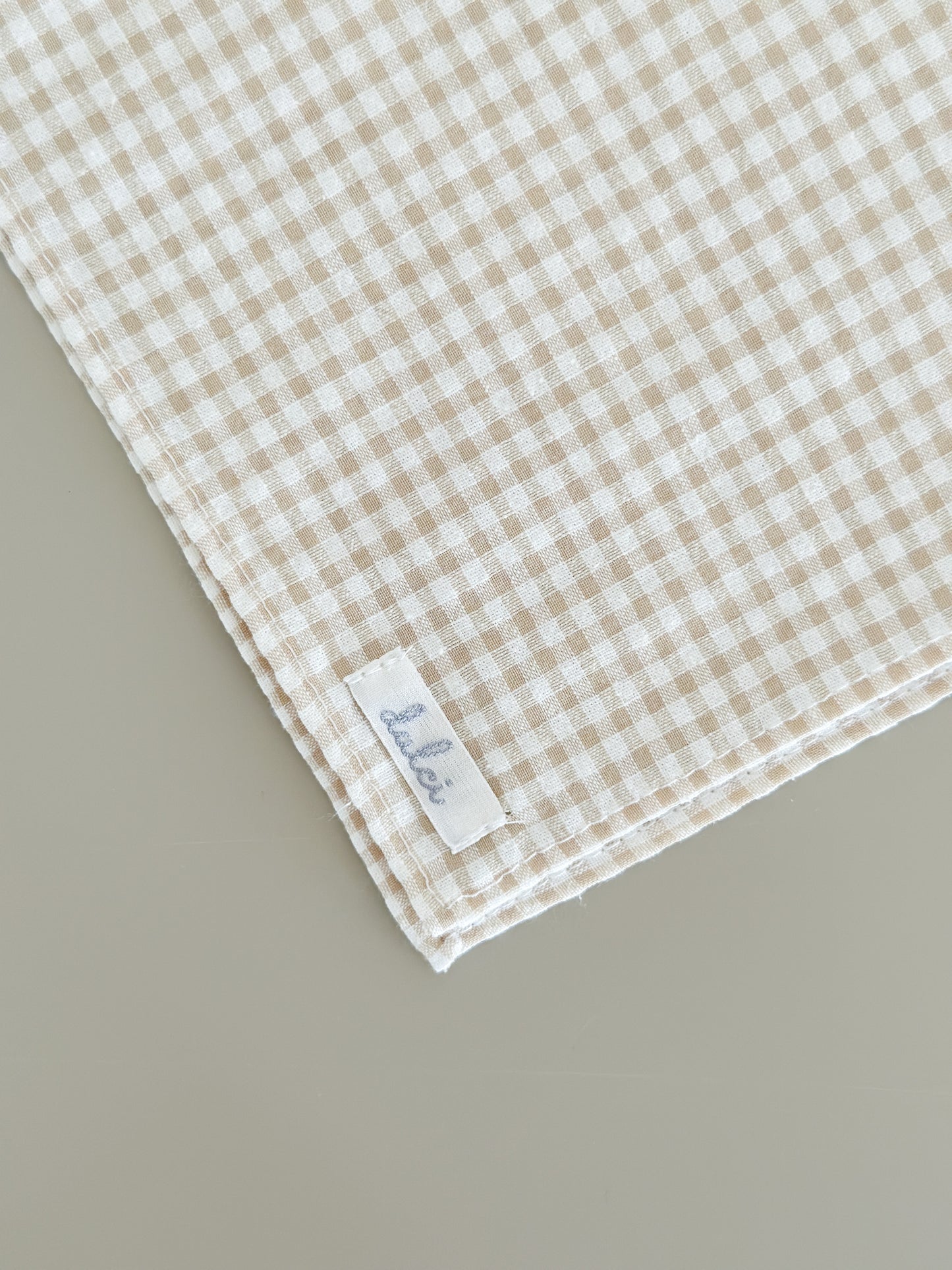 Bobbi scarf in beige gingham