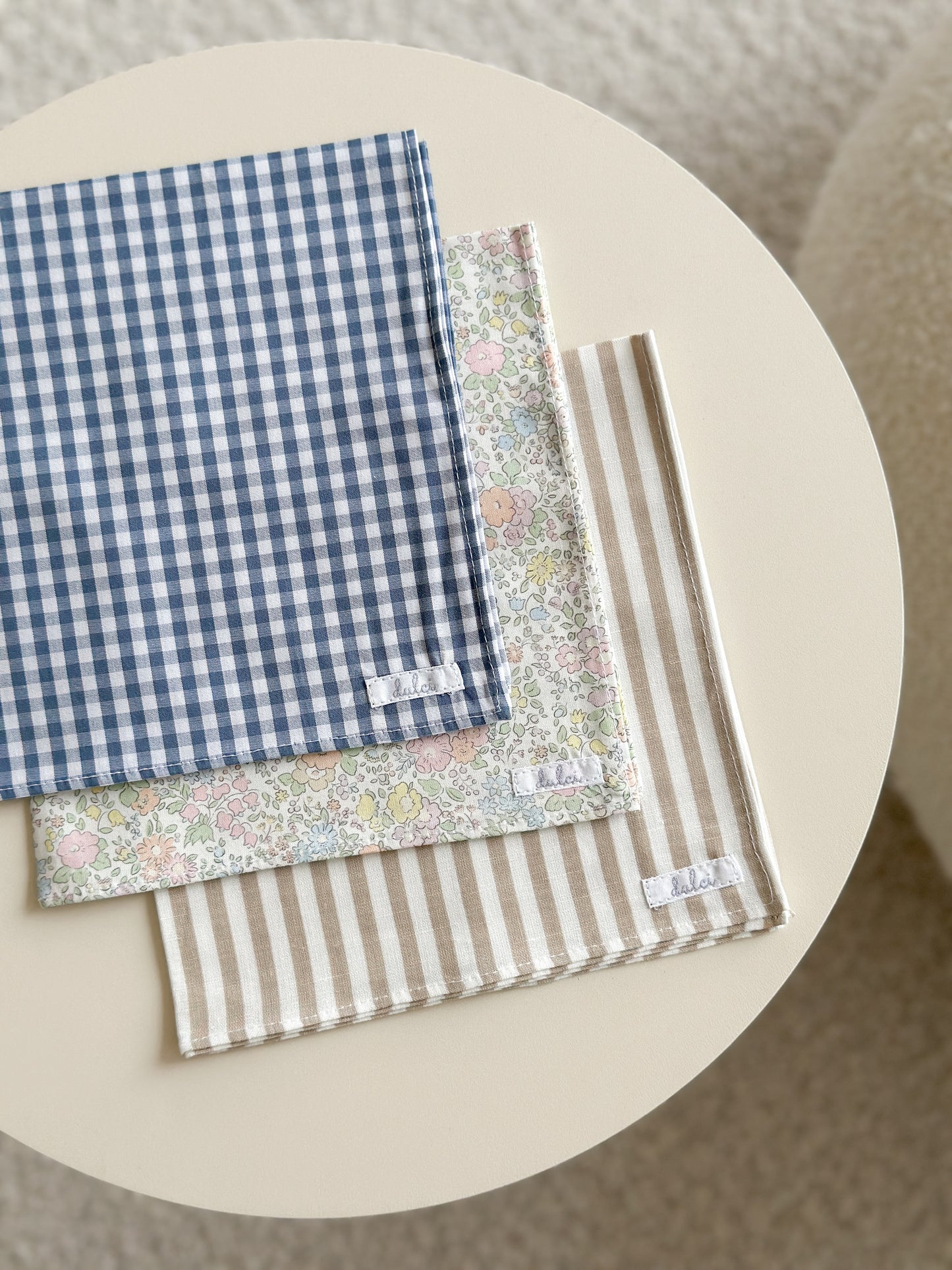 Bobbi scarf in beige striped linen
