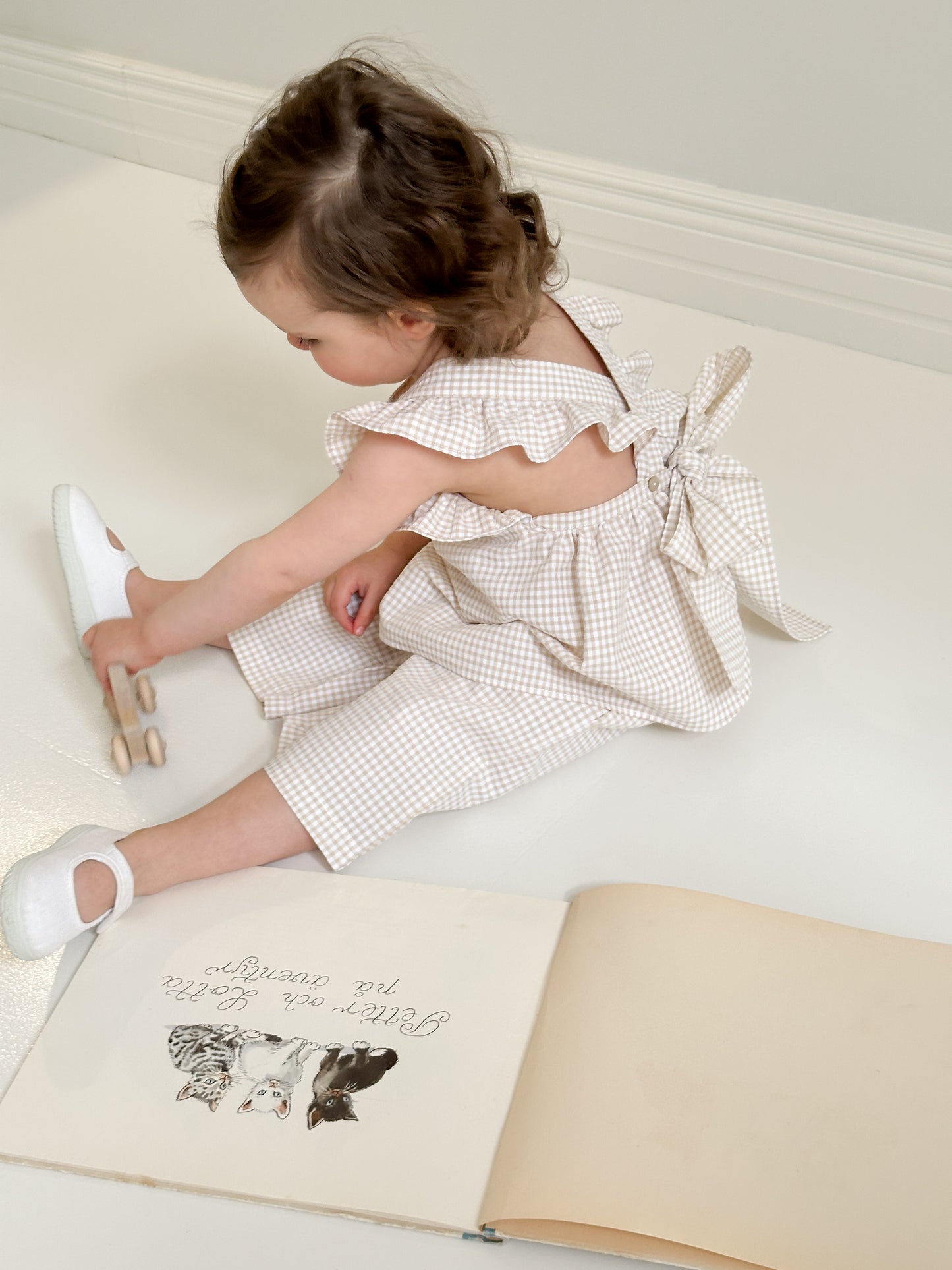 Ines bow top and culottes set in beige gingham